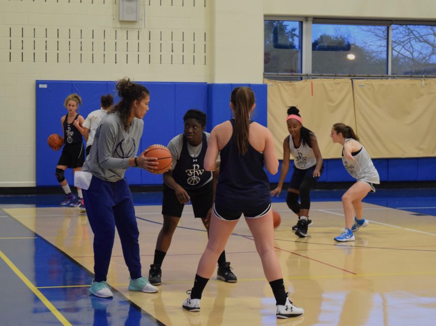 Parkers girls basketball team practices for the winter season.