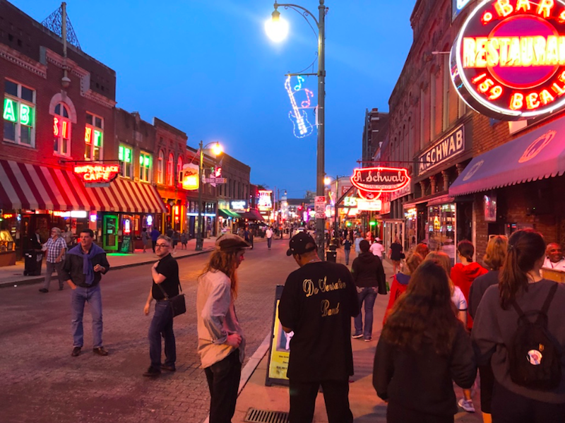 Beale Street in Memphis, Tennessee. Photo by Wilson Cedillo