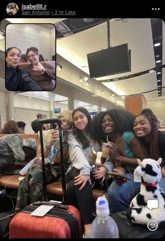 Seniors Kiran Mathew, Isabel Rodriguez, 	
Samara Boyd and Nariya Cooke pose for a photo while traveling to the SDLC in San Antonio, Texas.