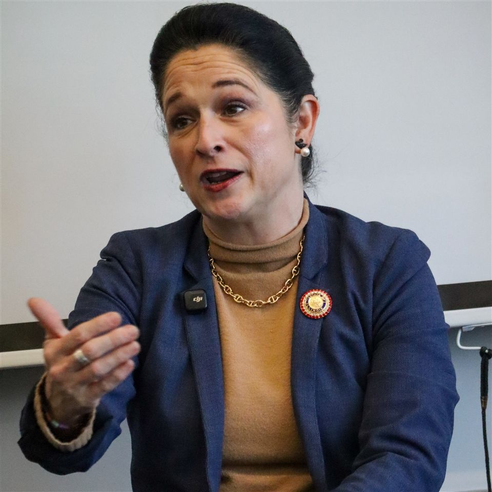 Susana Mendoza speaks to engaged Parker students at politics club